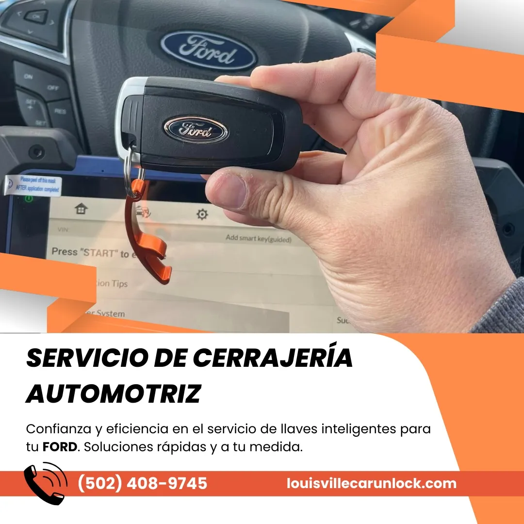 Llave inteligente de Ford siendo programada por Louisville Car Unlock, servicio de cerrajería de confianza.